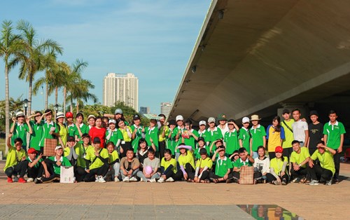 Các bạn tân sinh viên cháy hết mình cùng "Sắc màu khoa Luật" 